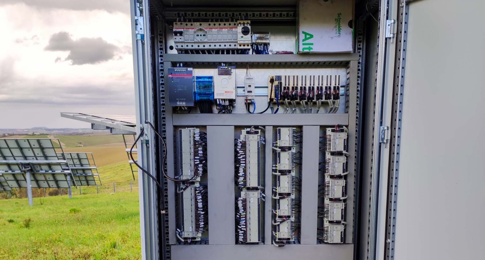 Realizzazione di nuovo SW PLC per trackers biassiali